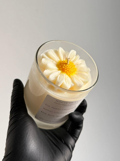 Lovely Daisies Candle